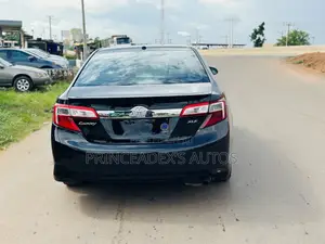 Toyota Camry XLE 4dr Sedan (2.5L 4cyl 6A) 2014 Black