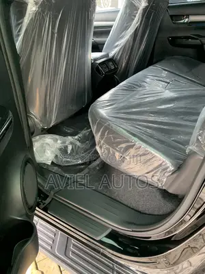New Toyota Hilux 2025 Black