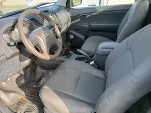 Toyota Hilux 2012 White