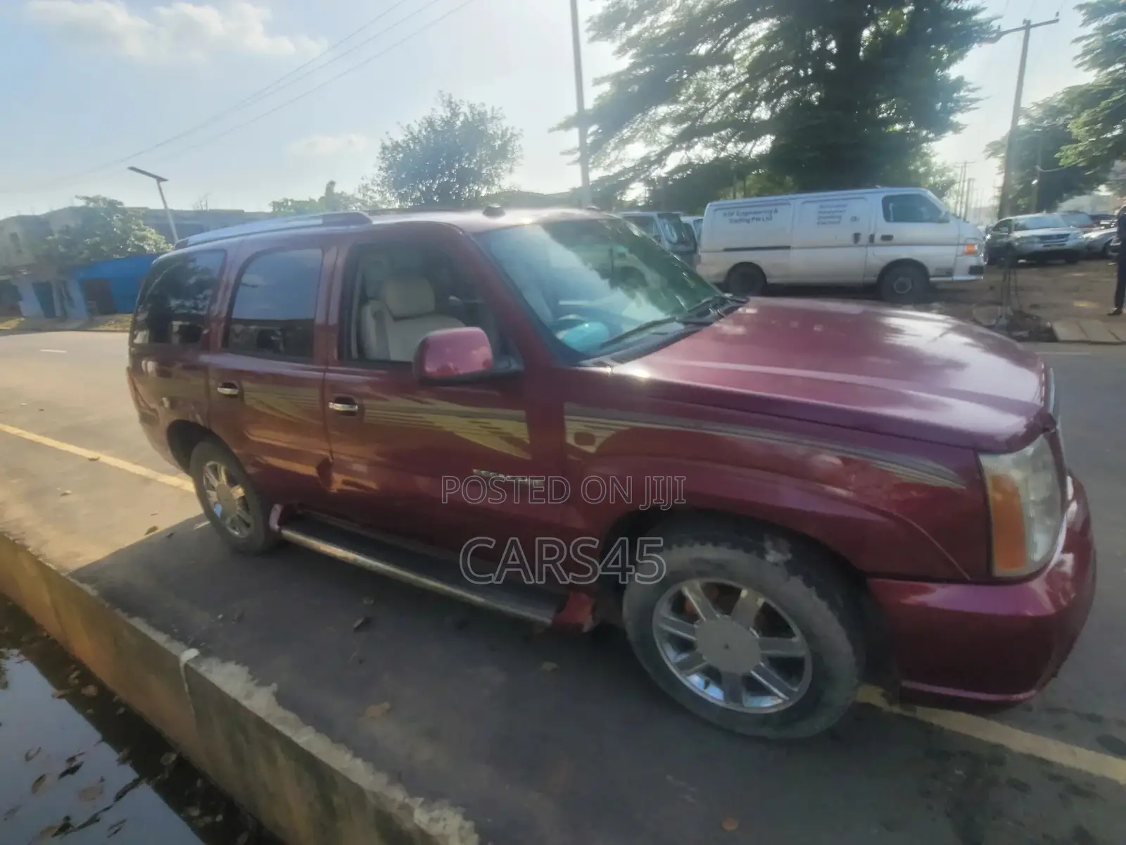 Cadillac Escalade 2004 Red