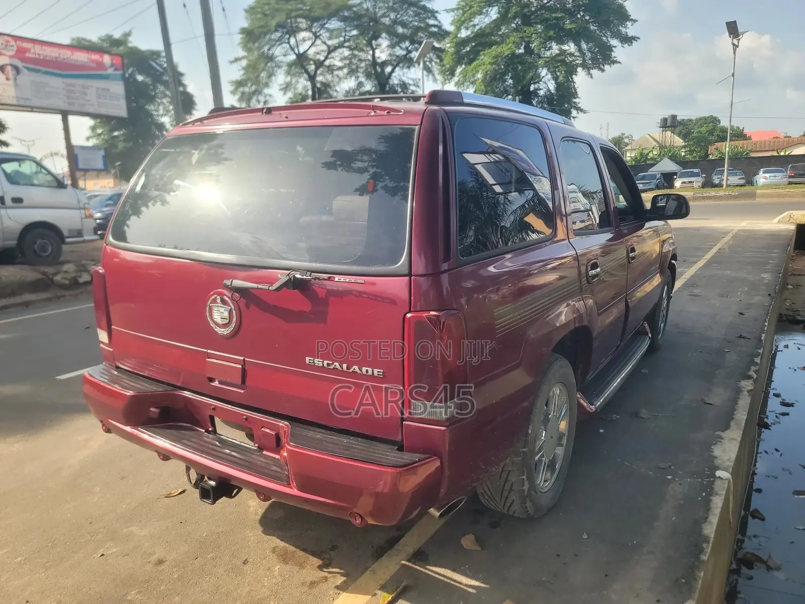 Cadillac Escalade 2004 Red