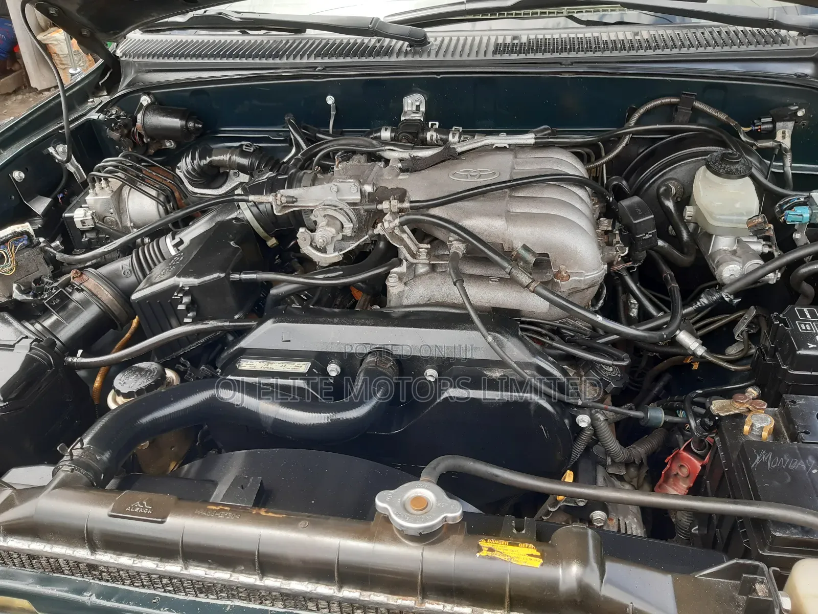 Toyota 4-Runner 2000 Black