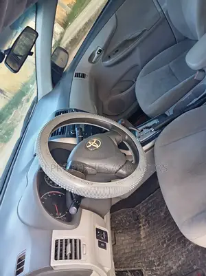 Toyota Corolla 2010 Silver