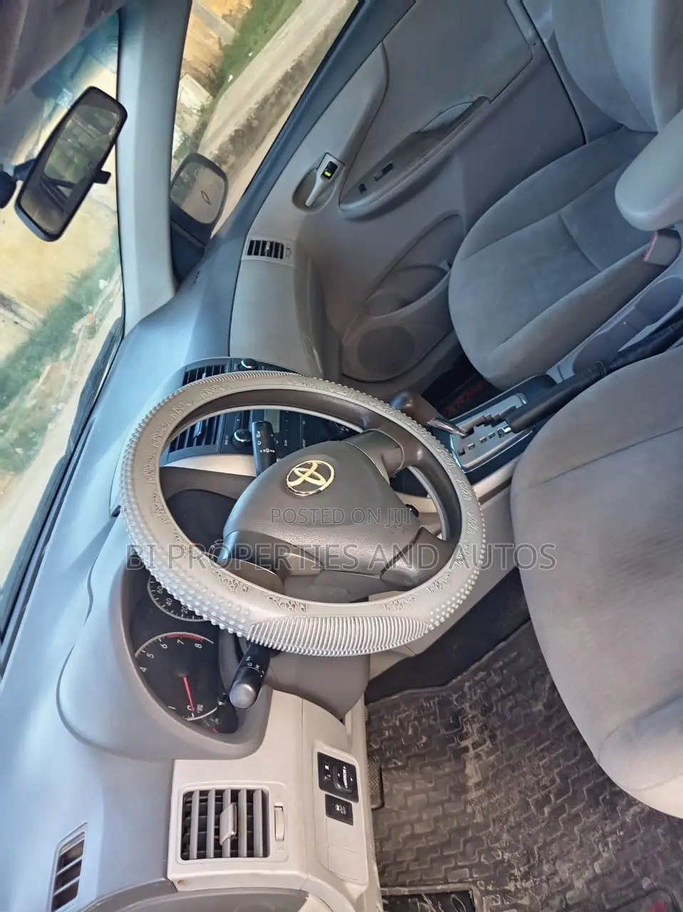 Toyota Corolla 2010 Silver