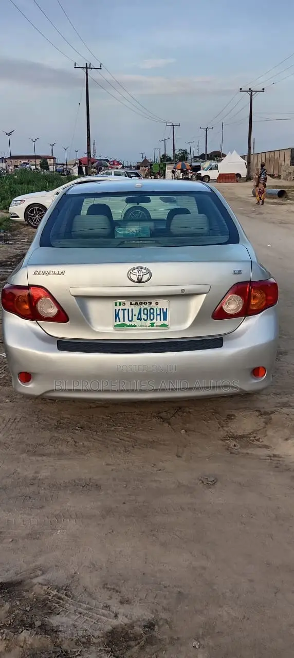 Toyota Corolla 2010 Silver