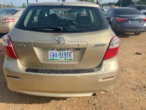 Toyota Matrix 2010 Gold