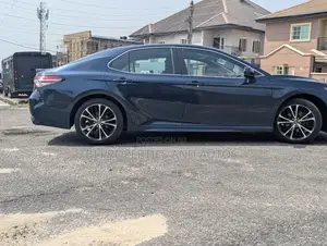 Toyota Camry 2020 Blue