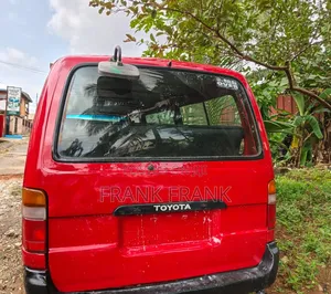 Toyota HiAce 2002 Red