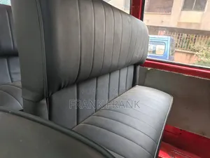 Toyota HiAce 2002 Red