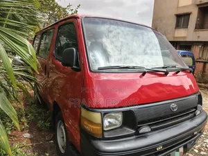 Toyota HiAce 2002 Red
