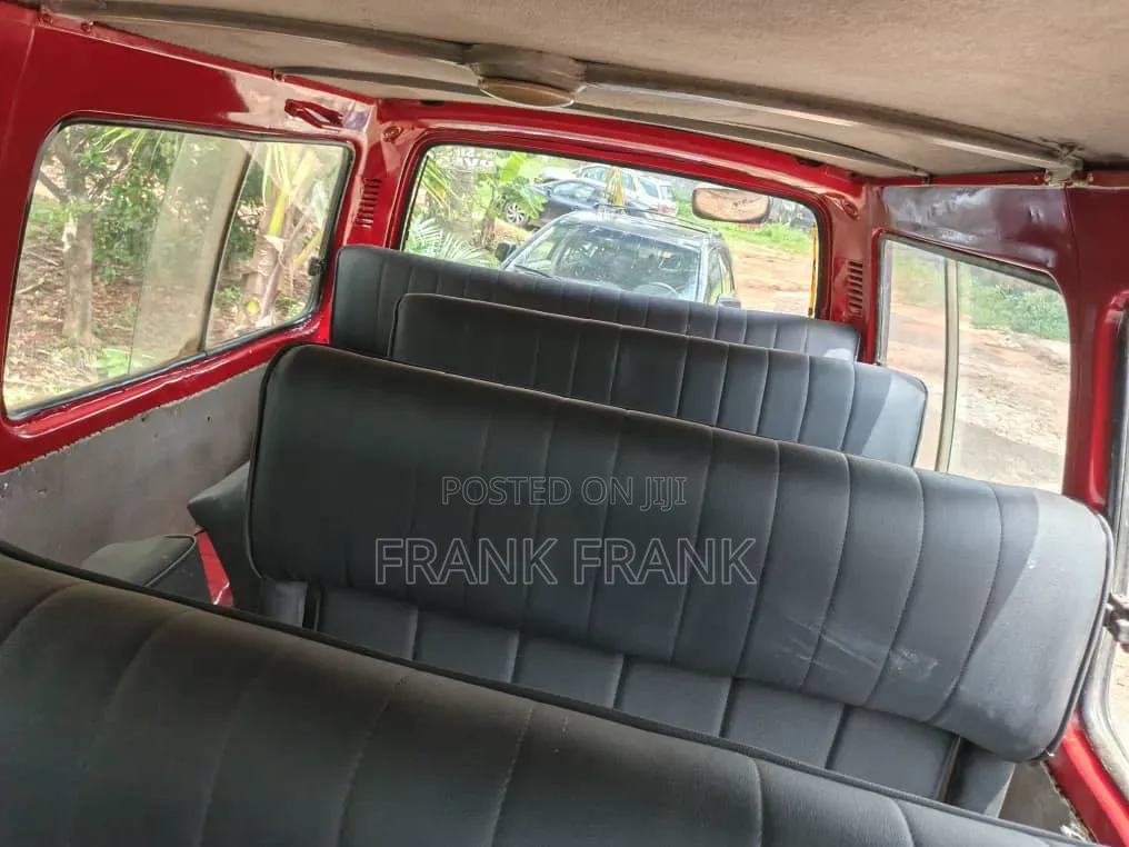 Toyota HiAce 2002 Red