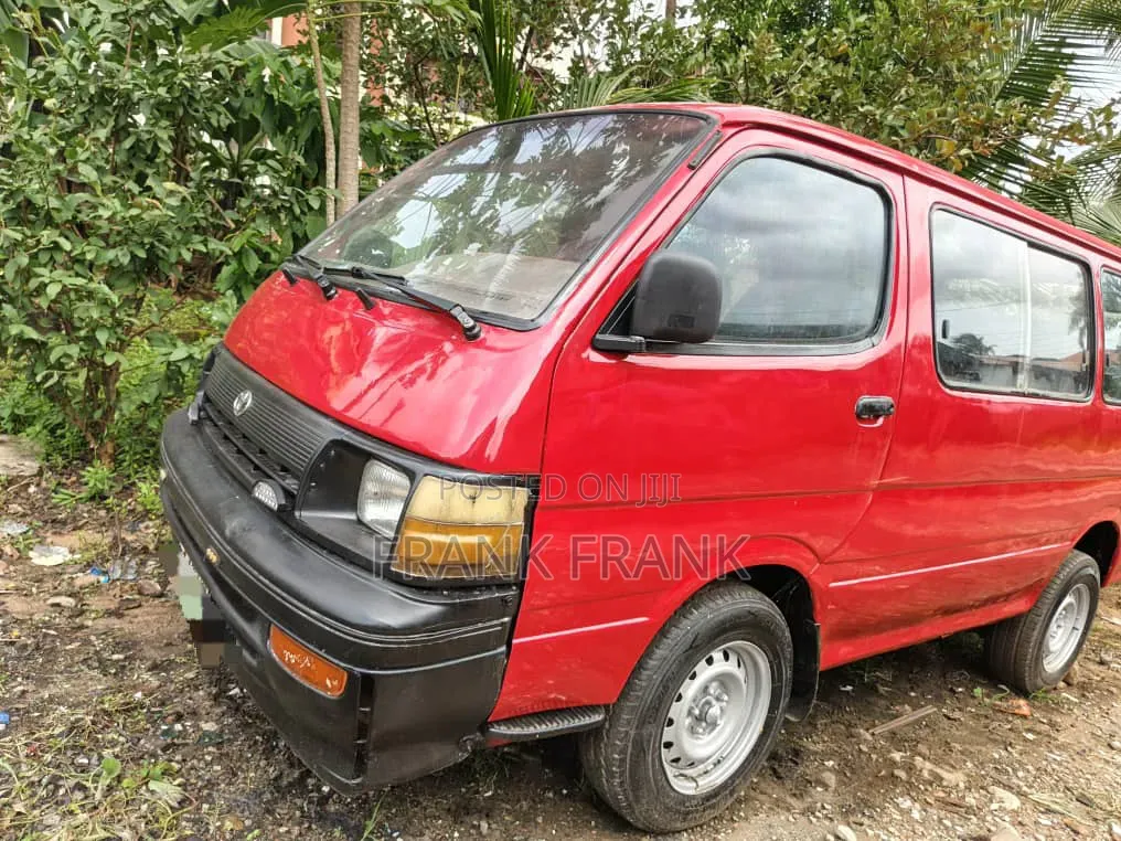 Toyota HiAce 2002 Red