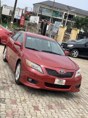 Toyota Camry SE 4dr Sedan (2.5L 4cyl 6AM) 2010 Red