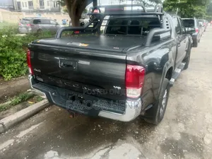Toyota Tacoma SR5 2017 Black