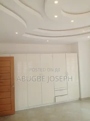 5bdrm Duplex in Marshy Hill Estate for sale
