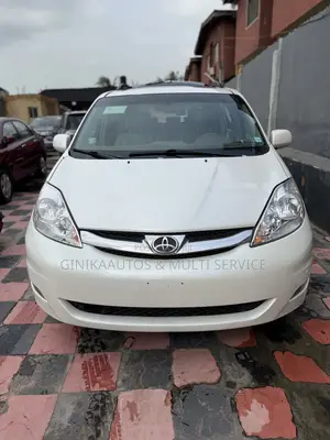 Toyota Sienna XLE FWD 2006 White