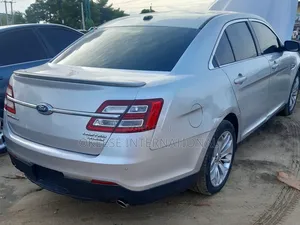 Ford Taurus Limited 2013 Silver