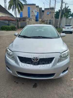 Toyota Corolla LE 4dr Sedan (1.8L 4cyl 4A) 2010 Silver
