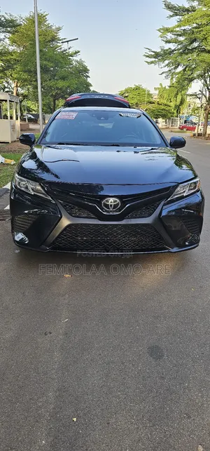 Toyota Camry SE FWD (2.5L 4cyl 8AM) 2018 Blue
