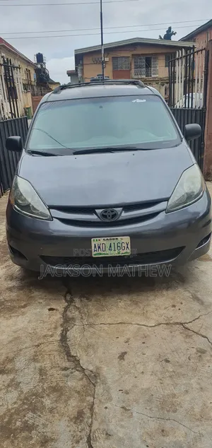 Toyota Sienna XLE Limited AWD 2006 Gray
