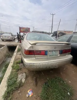 Toyota Camry 2002 Gold