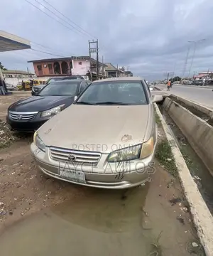 Toyota Camry 2002 Gold