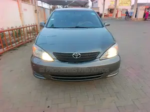 Toyota Camry 2004 Gray
