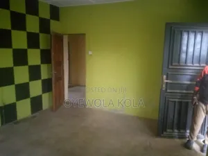 1bdrm Room & Parlour in Egan for rent