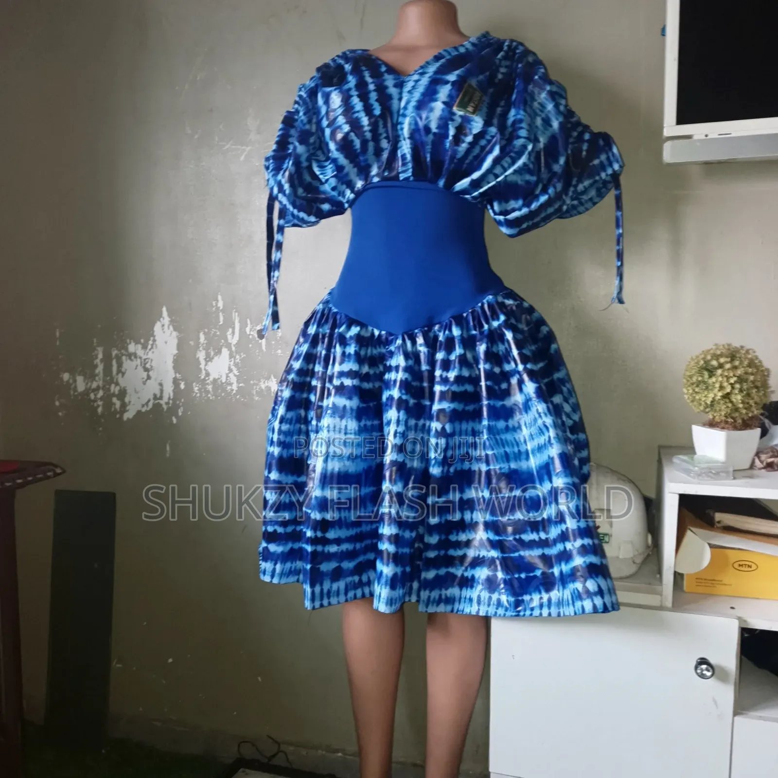 Short Gown