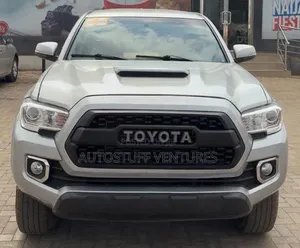 Toyota Tacoma SR5 2017 Silver