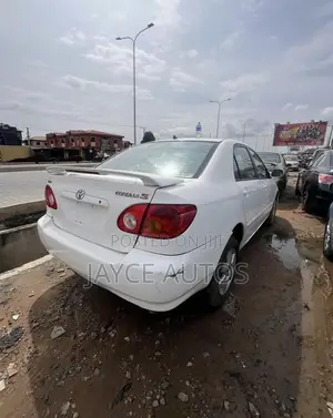 Toyota Corolla 2004 White