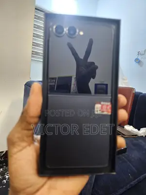New Samsung Z 16 GB Black