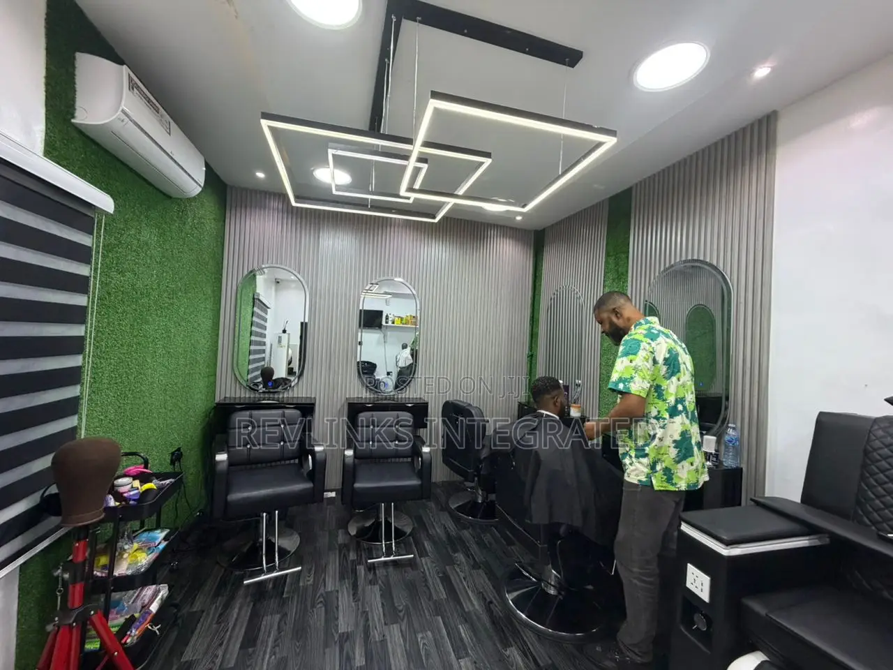 Latete Unisex Salon