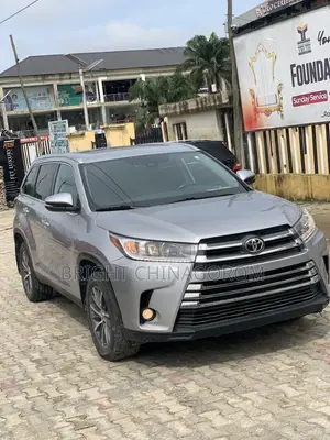 Toyota Highlander XLE 2019 Silver