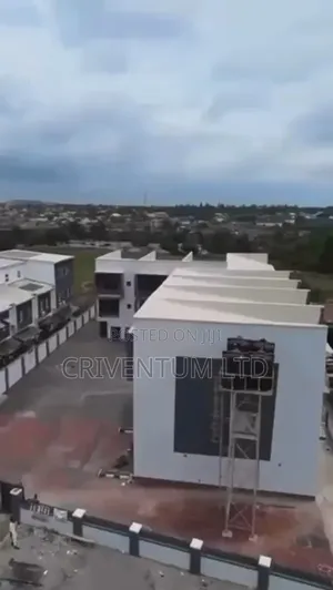 4bdrm Duplex in Gaduwa for sale