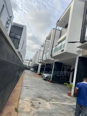 4bdrm Duplex in Ikota for rent