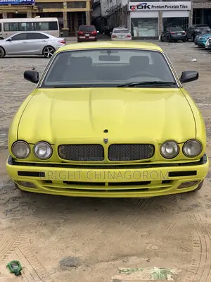 Jaguar S-Type 3.0L V6 2000 Yellow