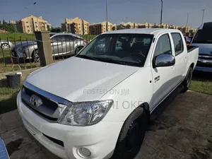 Toyota Hilux 2012 White