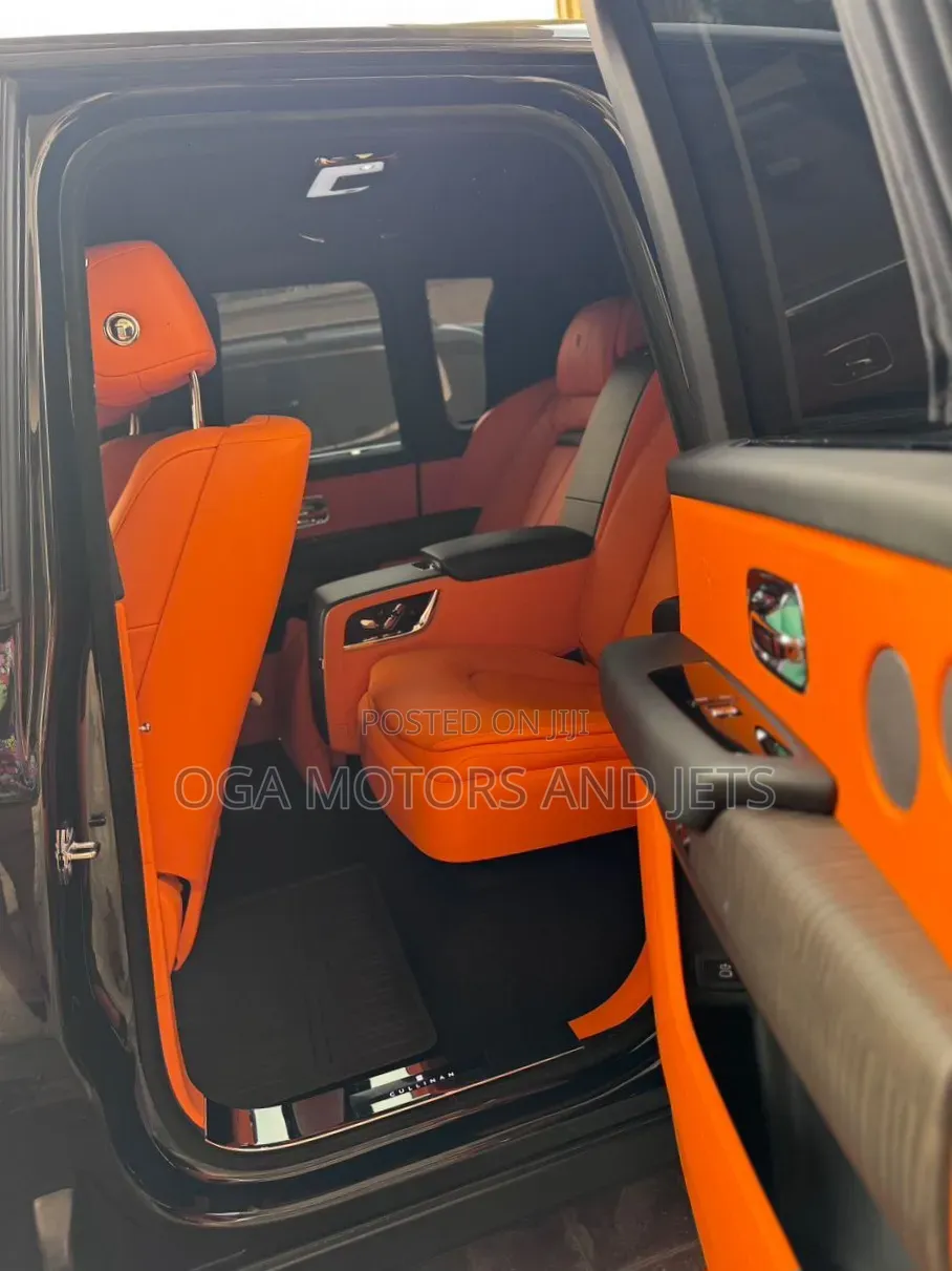 Rolls-Royce Cullinan Base 2021 Black