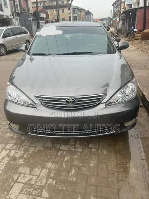 Toyota Camry LE 4dr Sedan (2.4L 4cyl 5A) 2005 Gray