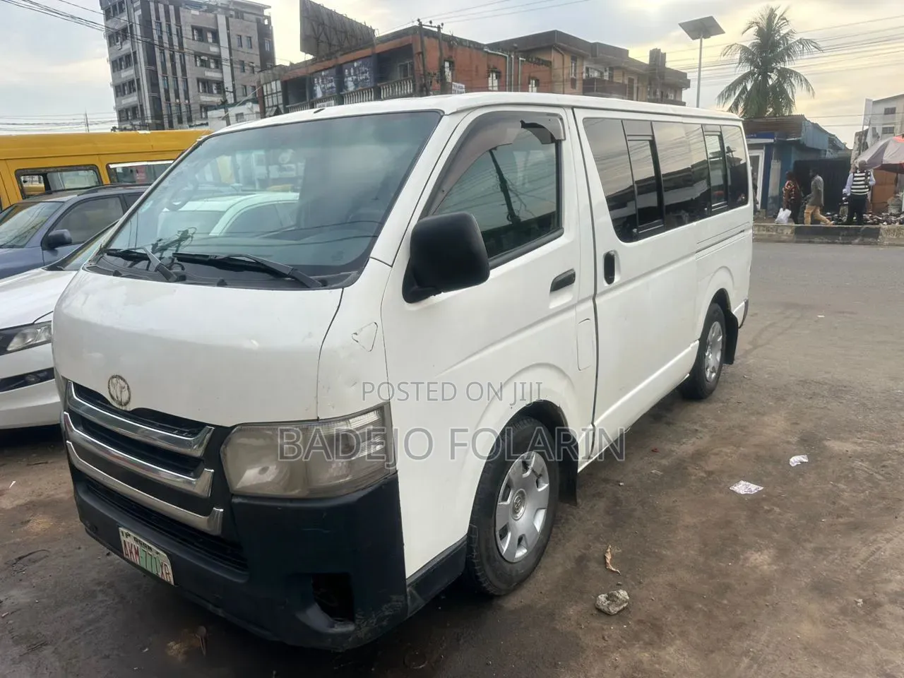 Toyota HiAce 2013 White