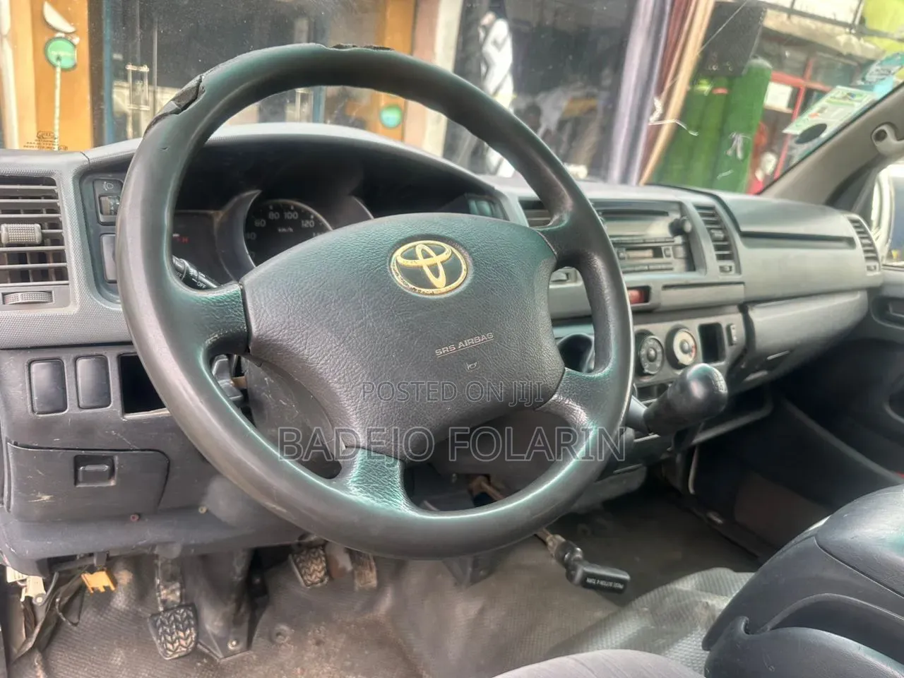 Toyota HiAce 2013 White