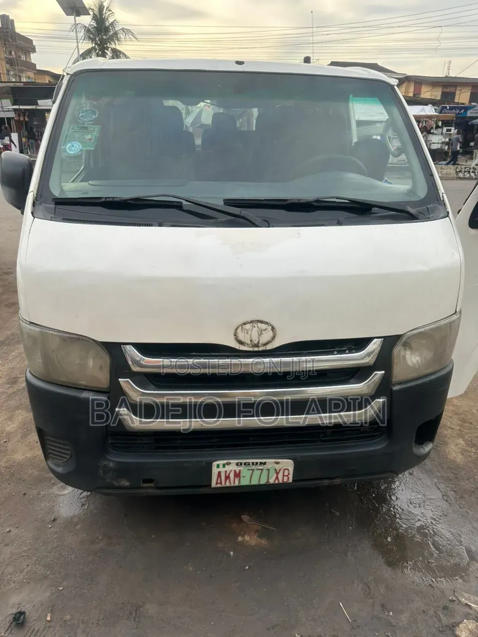 Toyota HiAce 2013 White