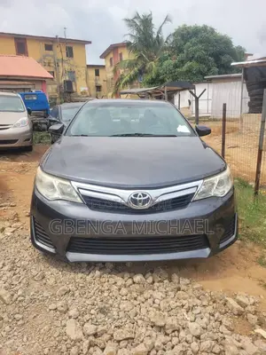 Toyota Camry LE 4dr Sedan (2.5L 4cyl 6A) 2013 Gray