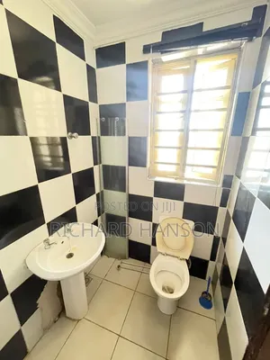 1bdrm Shared Apartment in Not Mini Flat, Chevron for rent