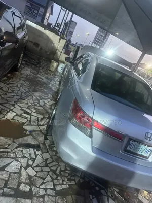 Honda Accord 2.0 Estate Automatic 2012 Silver