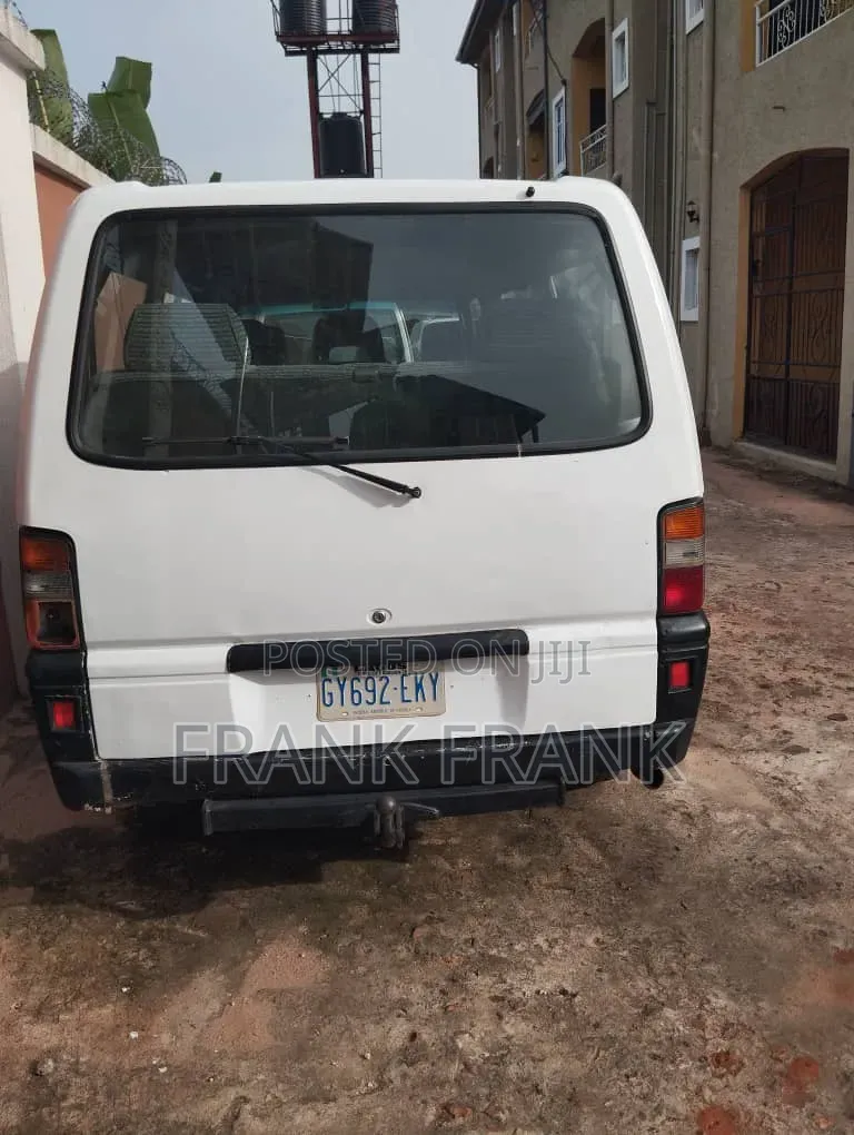 Mitsubishi L300 2000 White