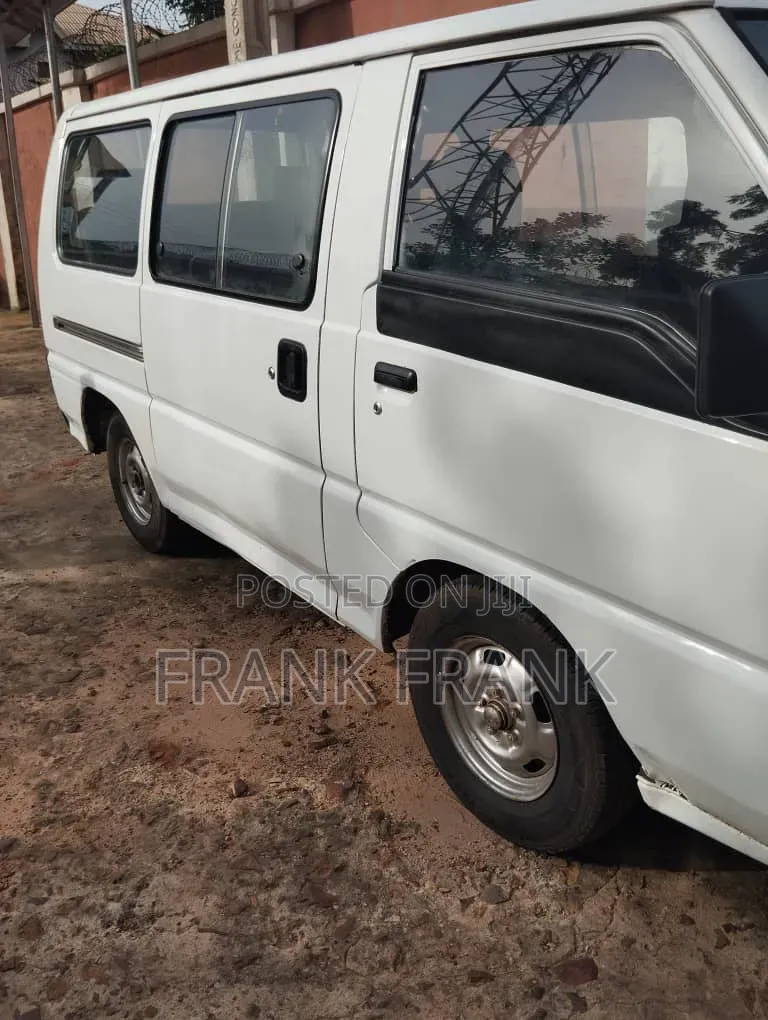 Mitsubishi L300 2000 White