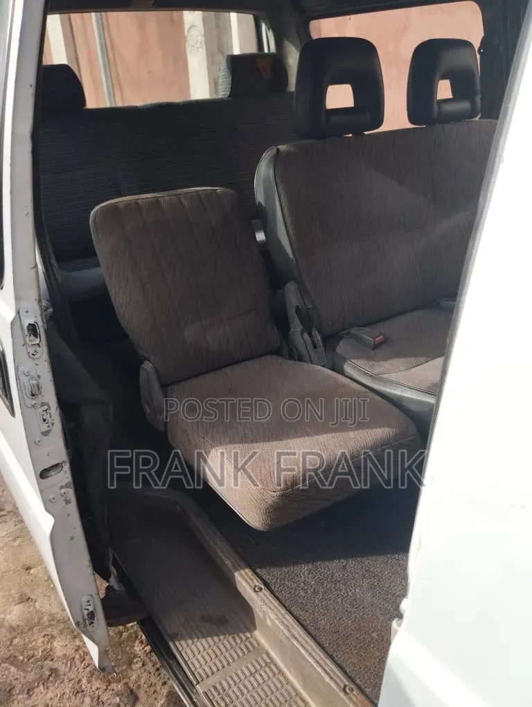 Mitsubishi L300 2000 White