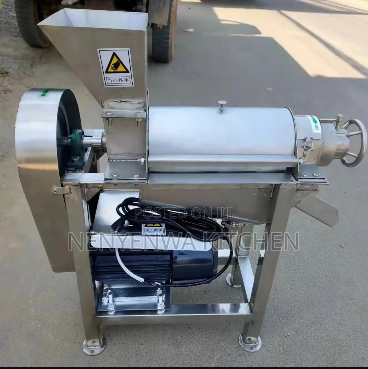 Industrial Juice Extractor